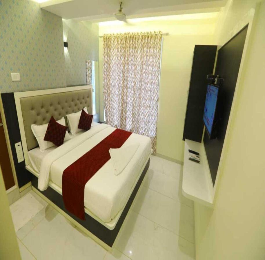 Hotel Sai Siddhi Inn - Midc Industrial Area, Mahape ナビムンバイ エクステリア 写真