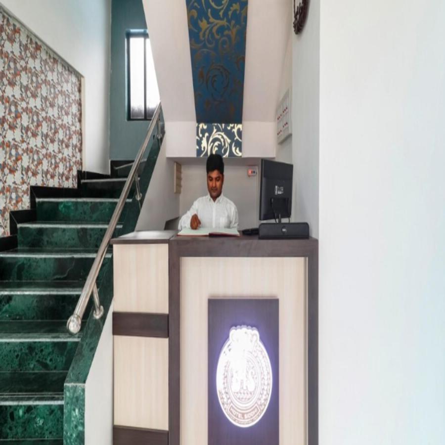 Hotel Sai Siddhi Inn - Midc Industrial Area, Mahape ナビムンバイ エクステリア 写真