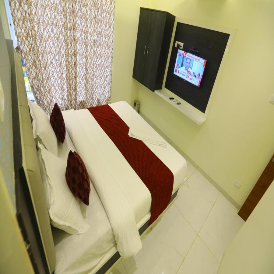 Hotel Sai Siddhi Inn - Midc Industrial Area, Mahape ナビムンバイ エクステリア 写真